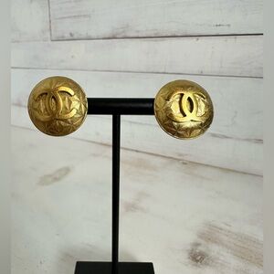 Chanel Gold Plated Matelasse CC Button Clip On Earrings 96P